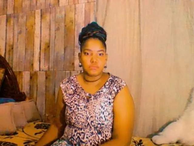sarahlove16 from BongaCams