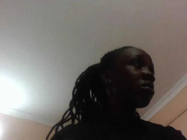 Sassybaddie from BongaCams