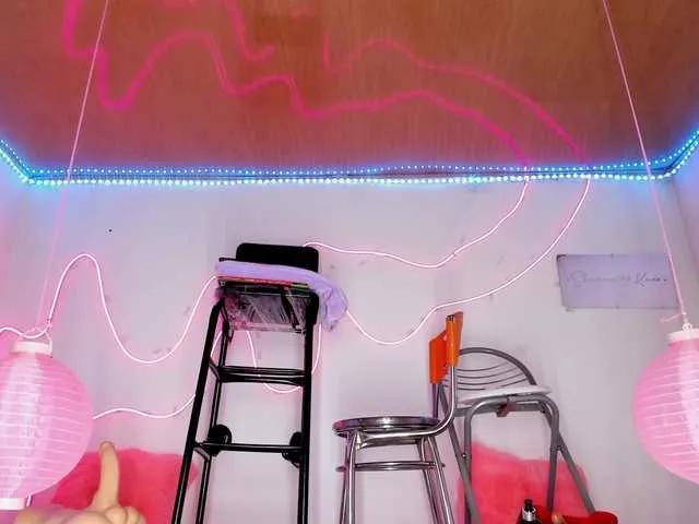 Checkout Shannon-kane, she wants to masturbate for you Shannon-kane from BongaCams