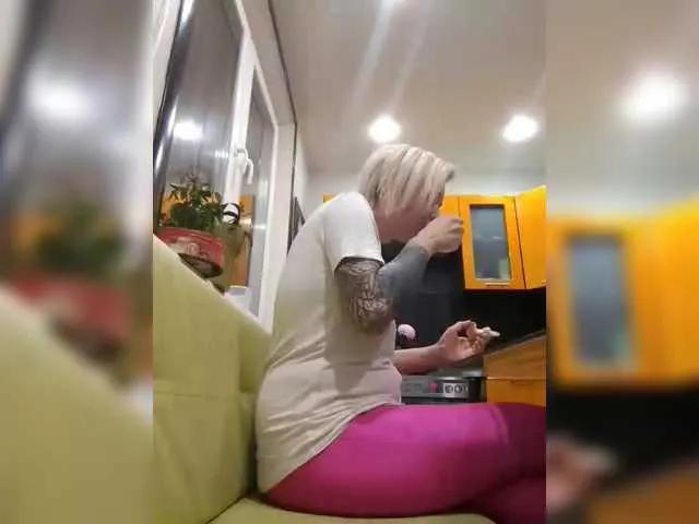 Watch TilyTily, they want to masturbate for you TilyTily from BongaCams