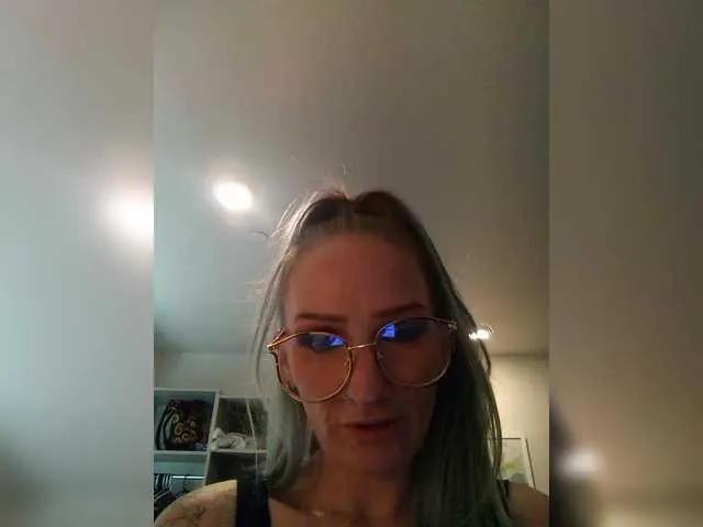 TinyTemptressChanel from BongaCams