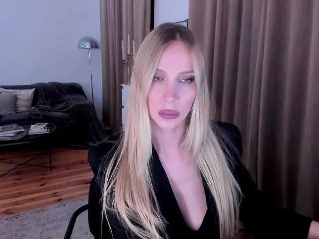 ToxicBlonde from BongaCams