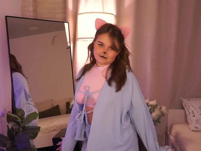 Slutty YesImAnna wants you to fuck her body now YesImAnna from BongaCams