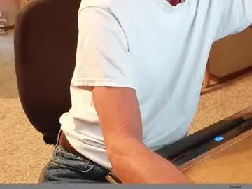 2tiredoftoys from Chaturbate