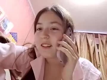 bellahadid8 from Chaturbate