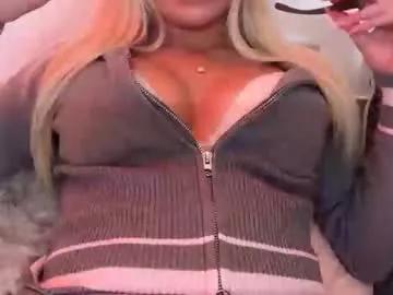 blondebunnybish from Chaturbate
