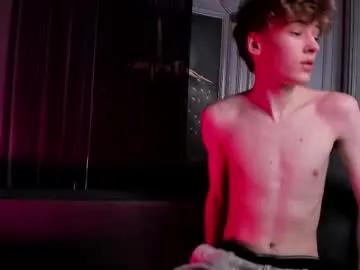 Discover sexy slut Curlytwinkboy curlytwinkboy from Chaturbate