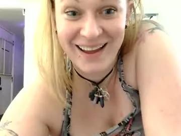 Admire sweet performer Dixie_comanche dixie_comanche from Chaturbate