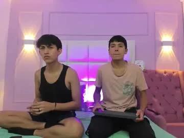 Checkout Chaturbate's Hoot_booys_ hoot_booys_ from Chaturbate