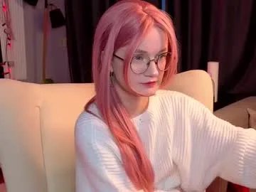 kiki_blue_eyes from Chaturbate