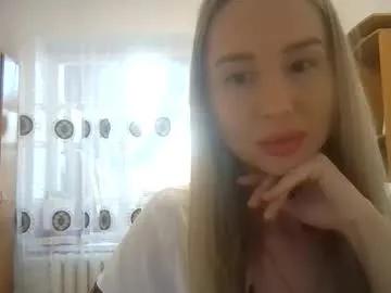 kissandbelle from Chaturbate