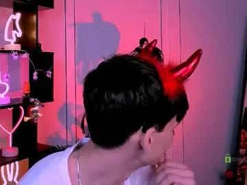 Explore cute camslut Laura_sween laura_sween from Chaturbate