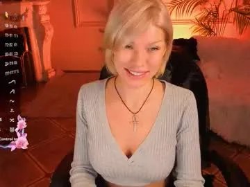 lindsi_luvviv from Chaturbate