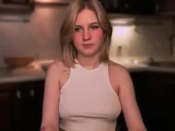 lunar_mira from Chaturbate