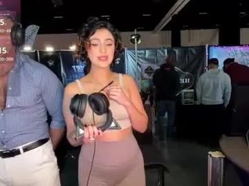 maevemads from Chaturbate