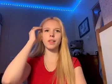 mamieengstrom from Chaturbate