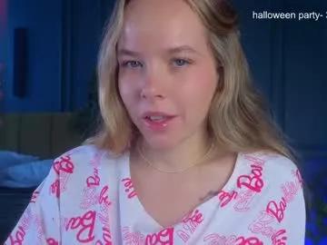 Explore slutty camwhore Milly_shy milly_shy from Chaturbate
