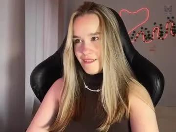 mood_butterfly from Chaturbate