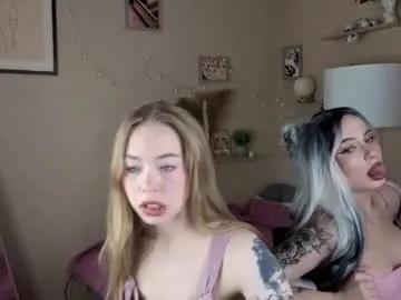 moonmikasa from Chaturbate