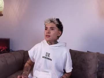 suzuwolf_dim from Chaturbate