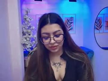valery_m00n from Chaturbate