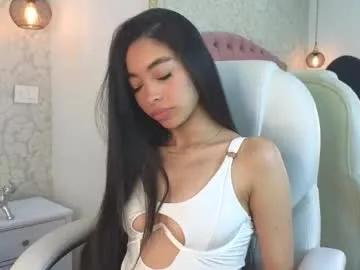 viiolet_whitee from Chaturbate