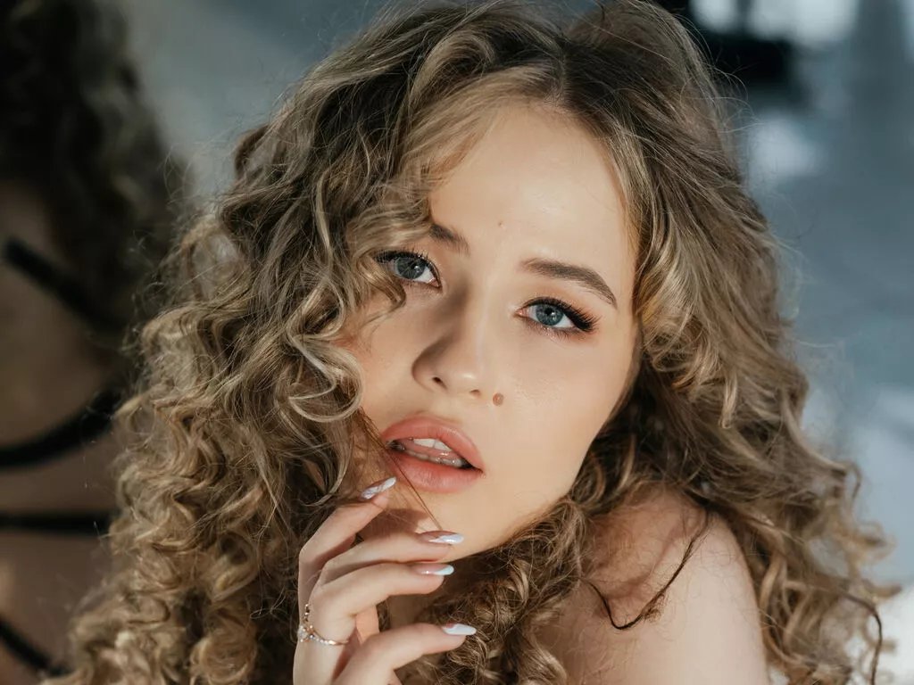 AryaCox from LiveJasmin