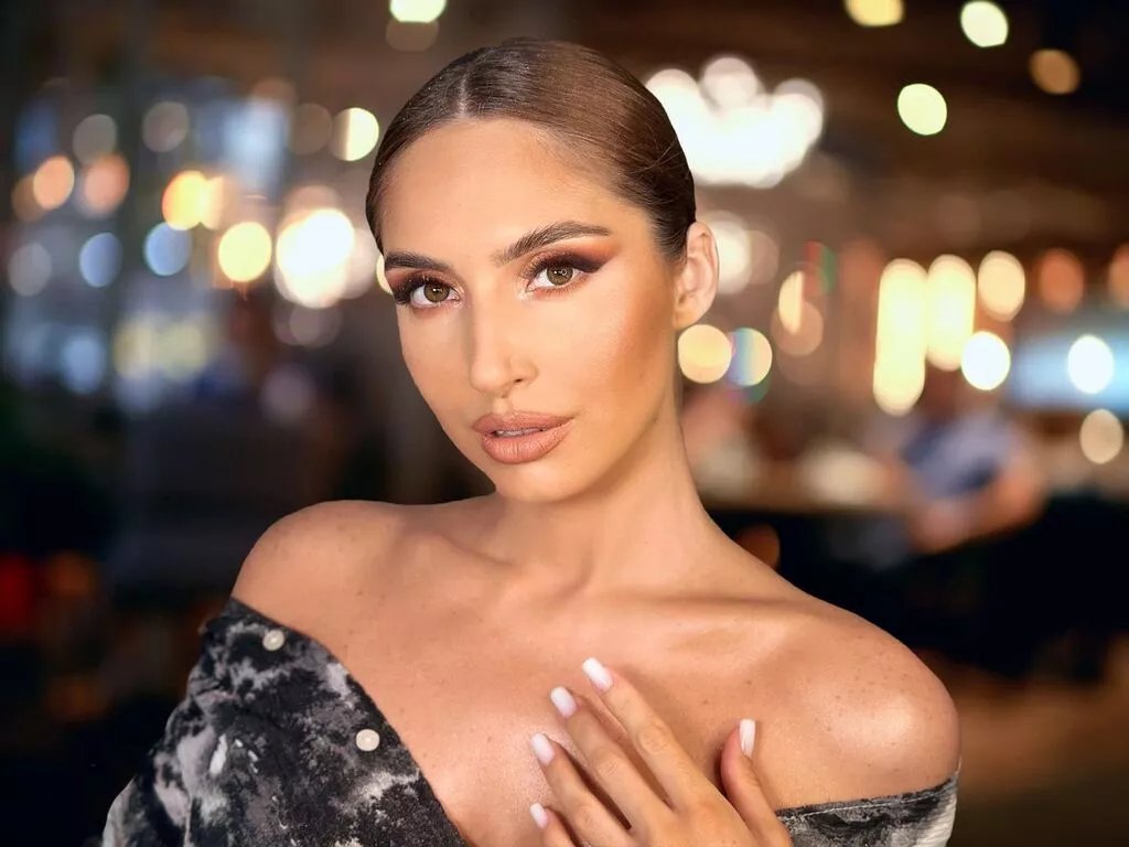 EllieSin from LiveJasmin