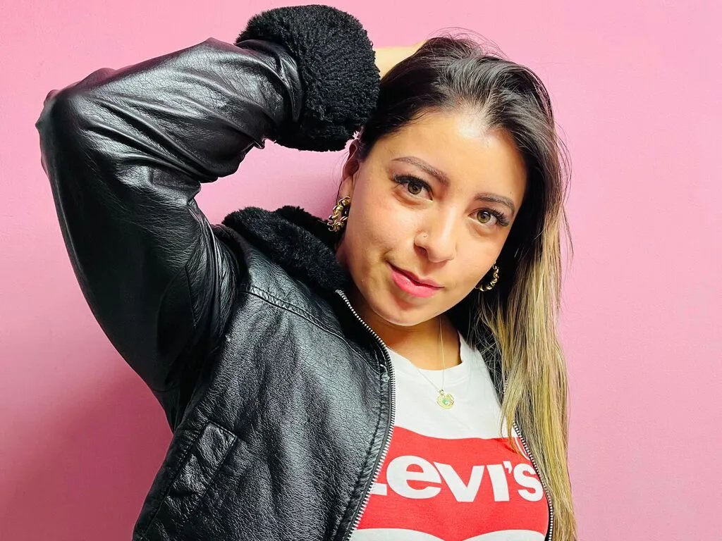 PamelaBlo from LiveJasmin