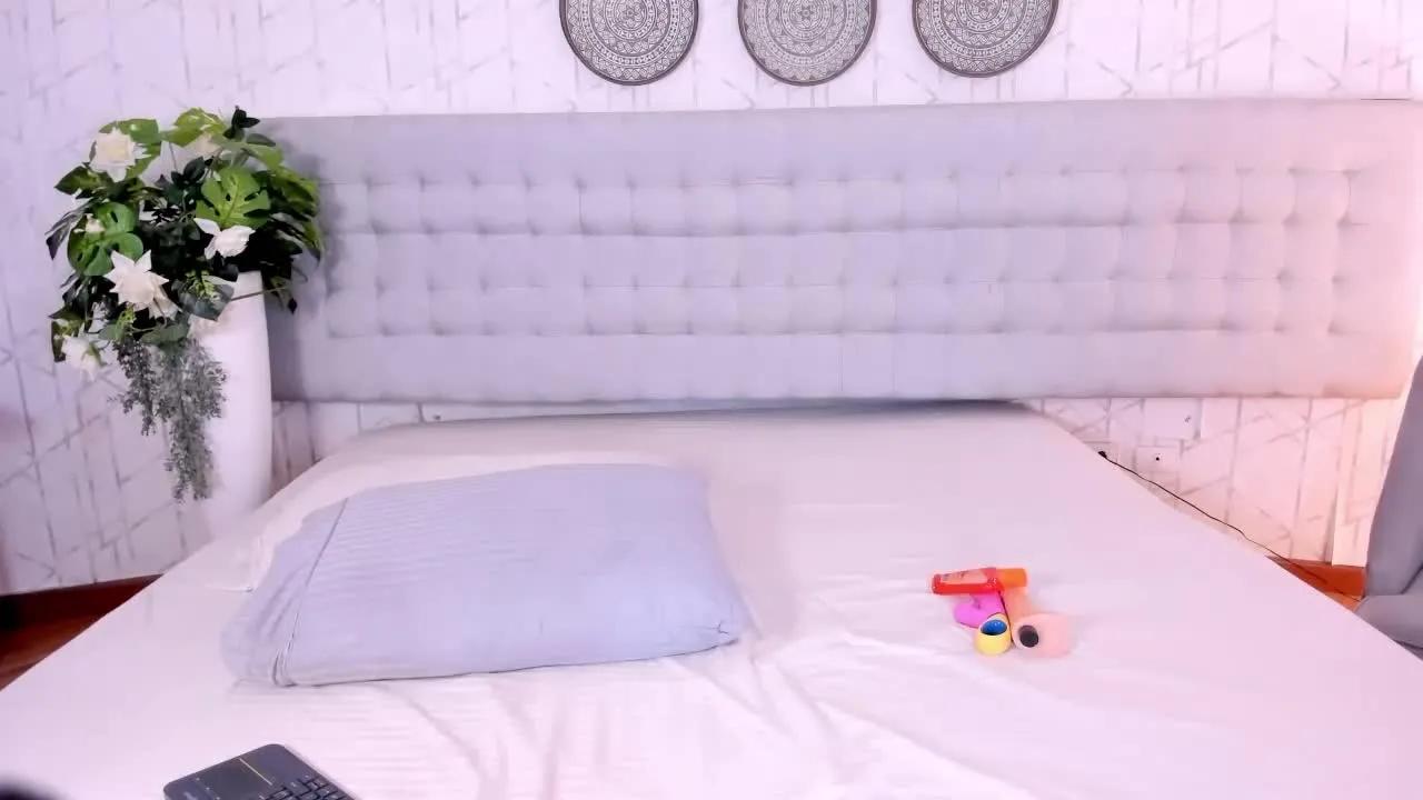 Cute AlexiiaBrown wants you to fuck her body now AlexiiaBrown from Streamray