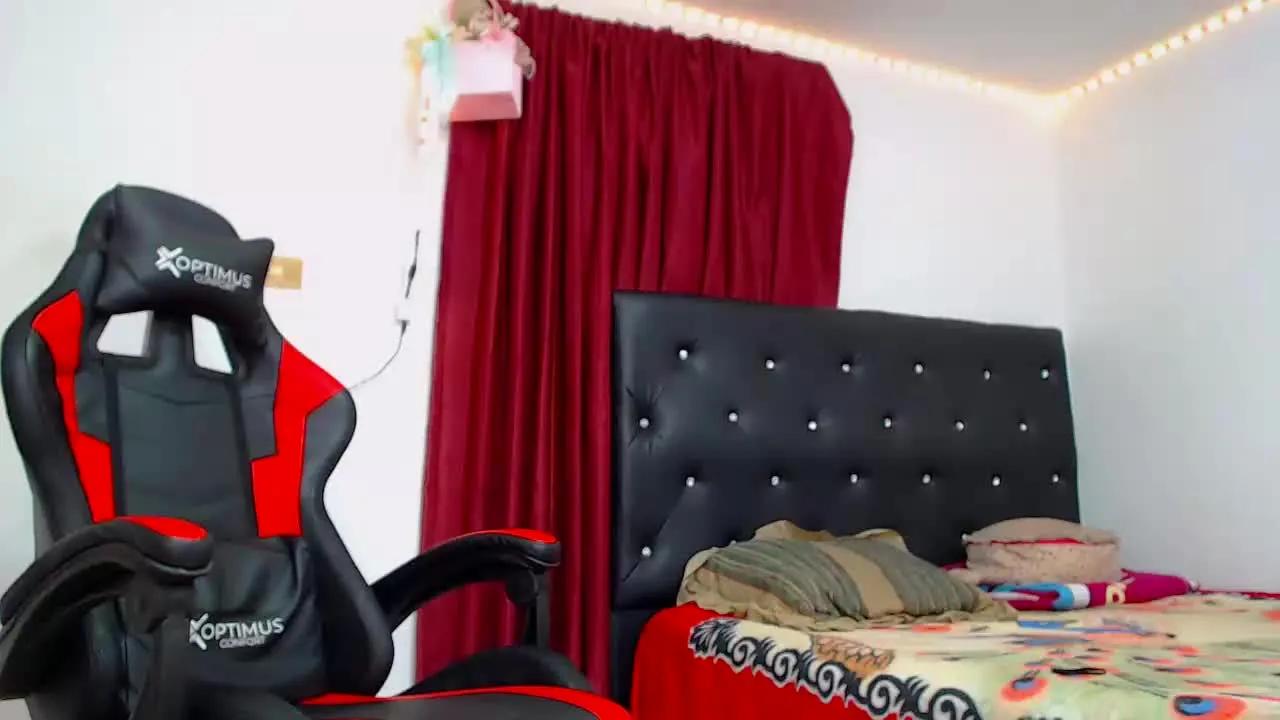 Join 23 years old AshleyStarxTS from Streamray AshleyStarxTS from Streamray