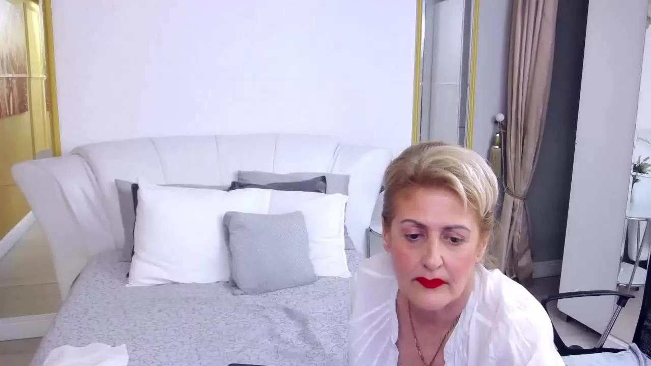 ElenaJuarez on Streamray 