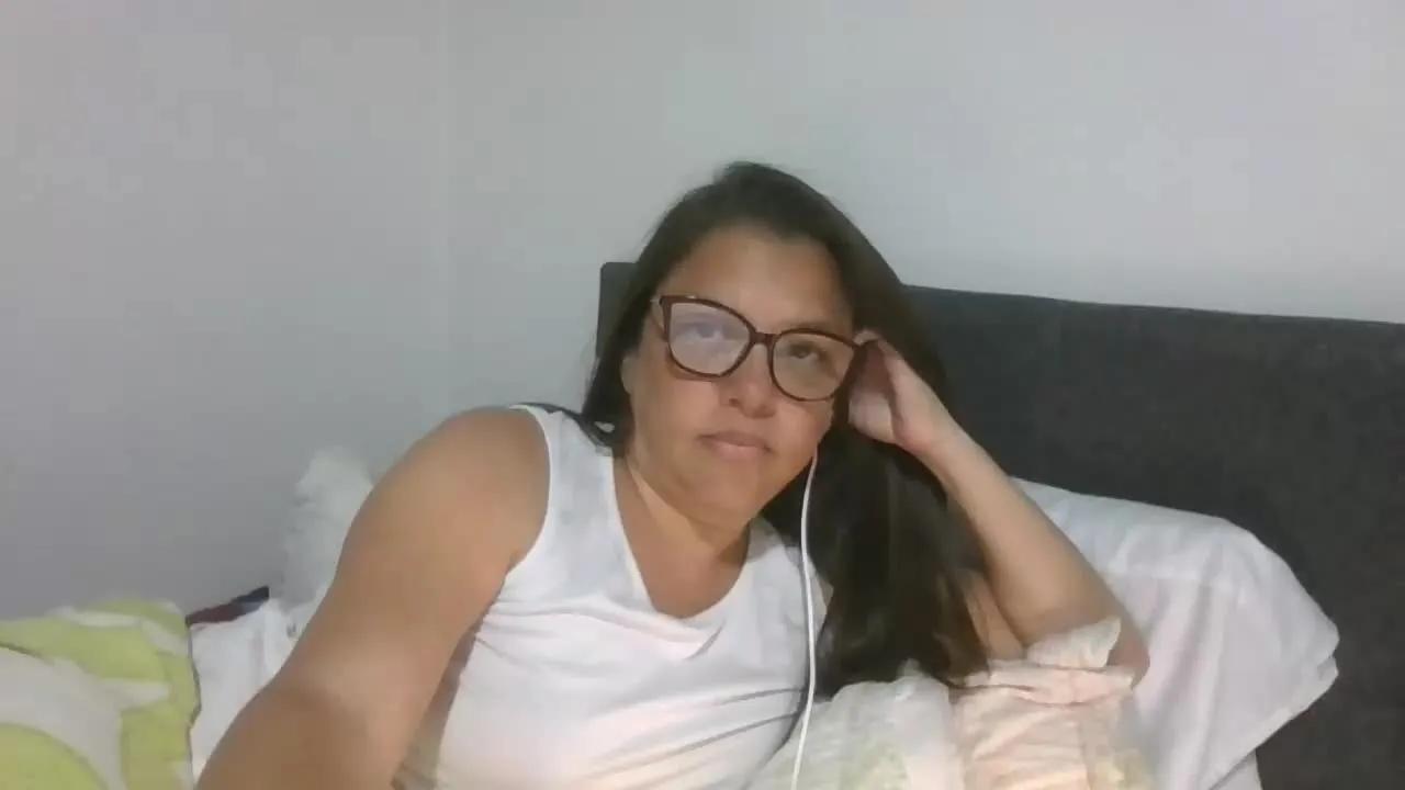 Try Streamray's EstelaHot EstelaHot from Streamray