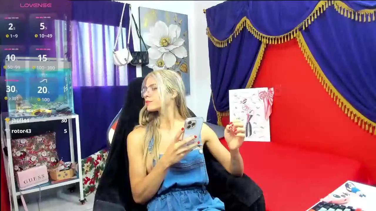 Checkout Isabella_Doll, zie wants to masturbate for you Isabella_Doll from Streamray