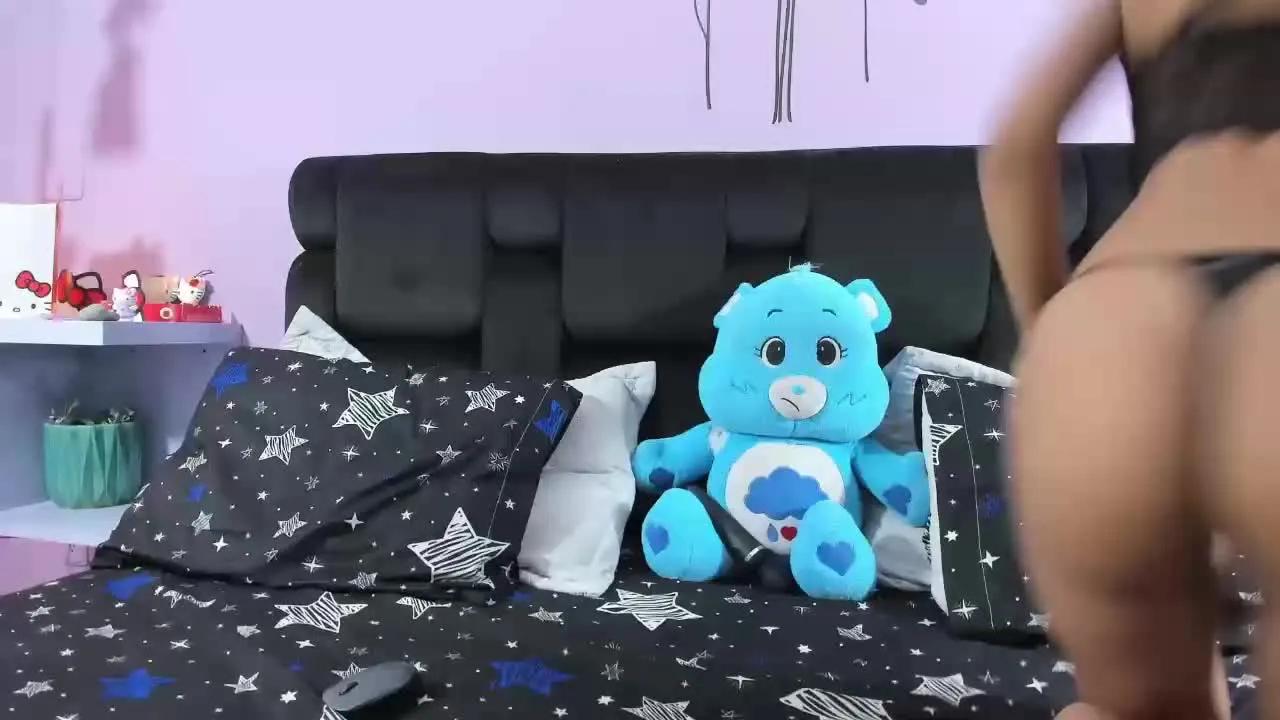 Try amazing escort KendallWings KendallWings from Streamray