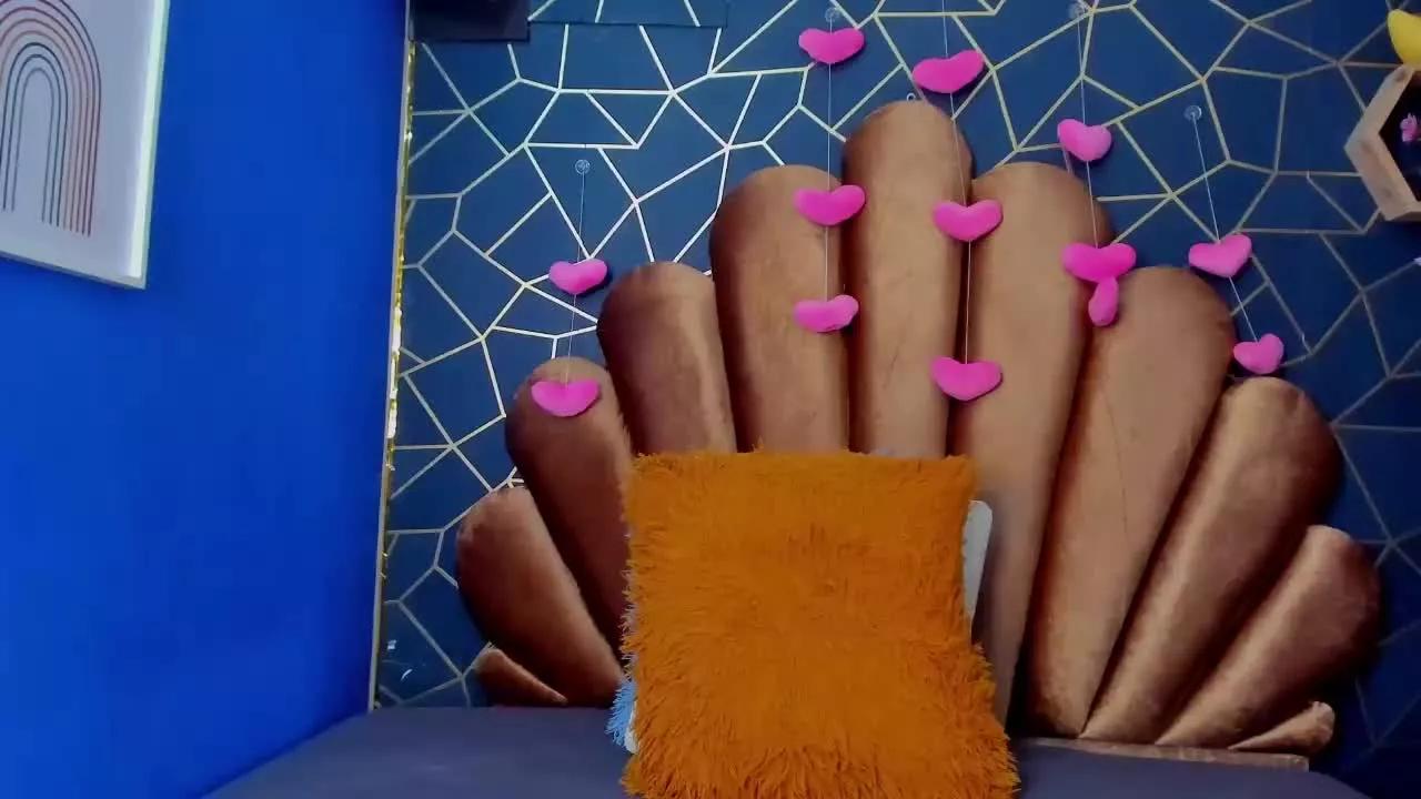KHLOEQUEEN2 on Streamray 