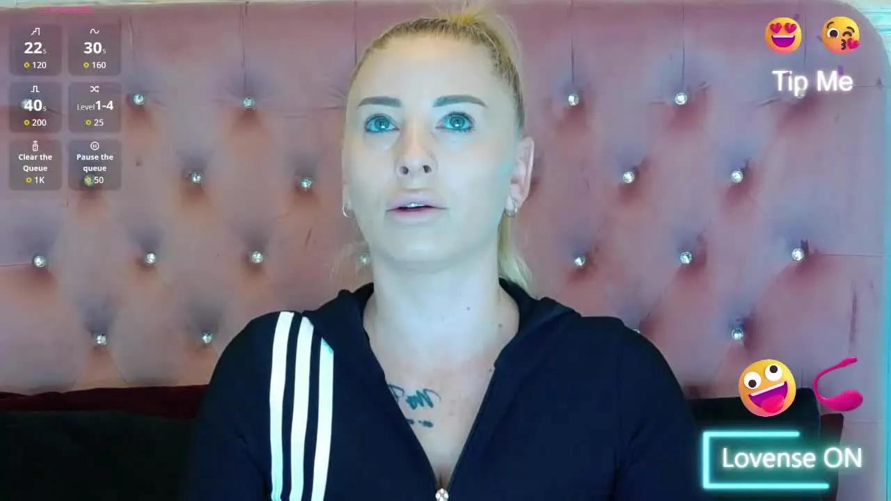 Discover 23 years old KikiSweettt from Streamray KikiSweettt from Streamray