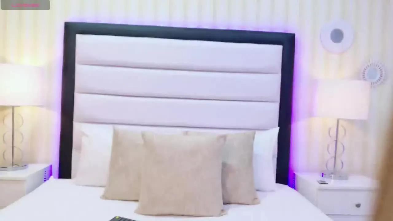 Explore KimConorh, she wants to masturbate for you KimConorh from Streamray