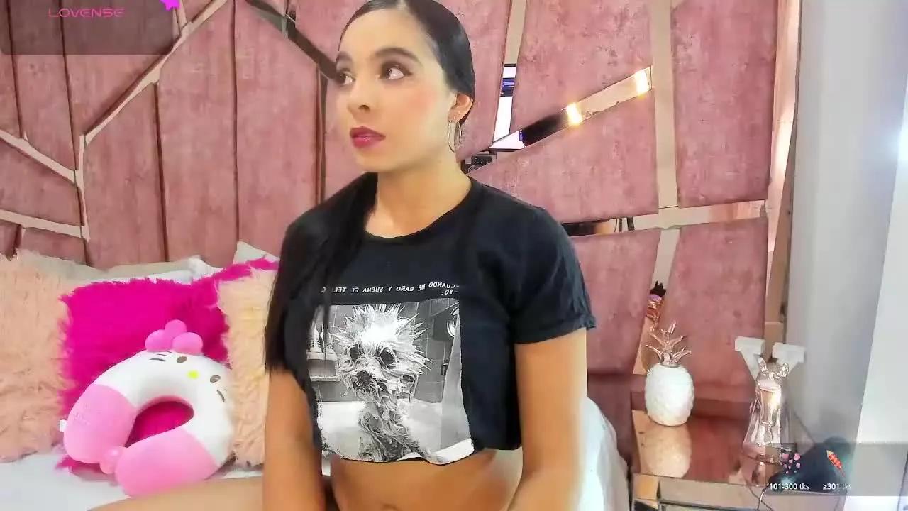 Checkout KleissyGrey, she wants to masturbate for you KleissyGrey from Streamray