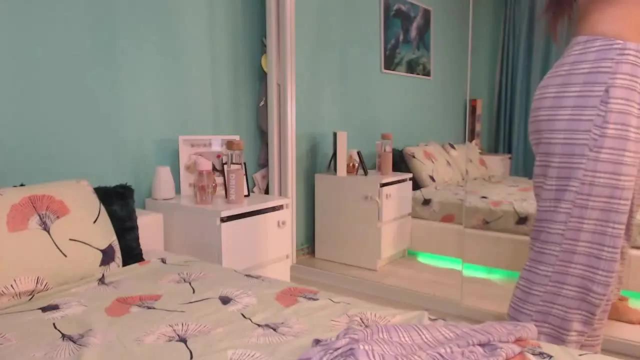 Admire amazing slut LongLegsBlondeee LongLegsBlondeee from Streamray