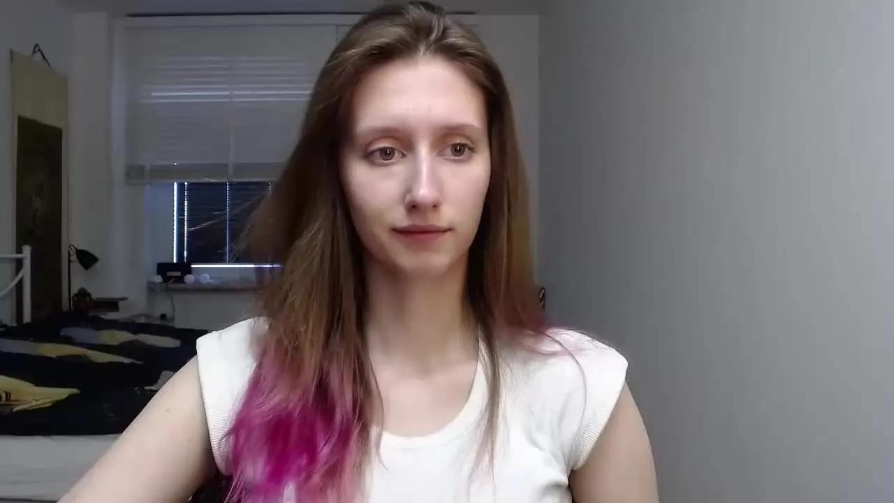 Cute LunaCharm wants you to fuck her body now LunaCharm from Streamray