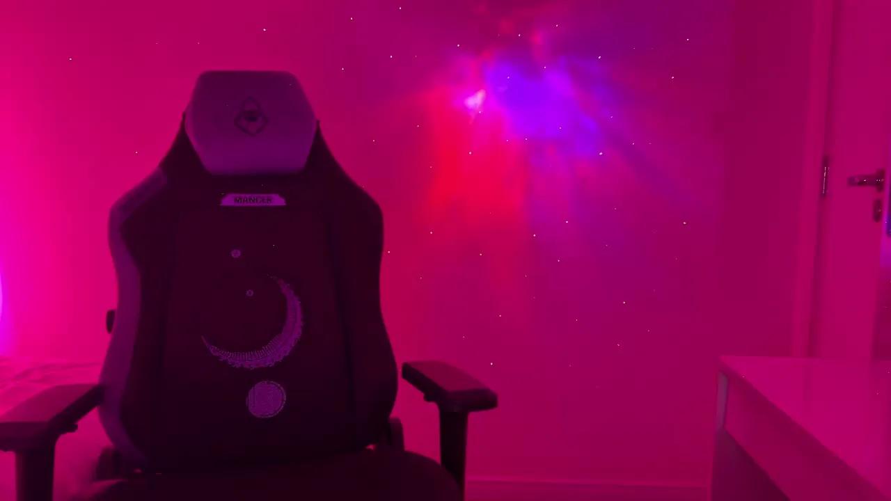 Naked Lyzzguzman wants you to fuck her body now lyzzguzman from Streamray