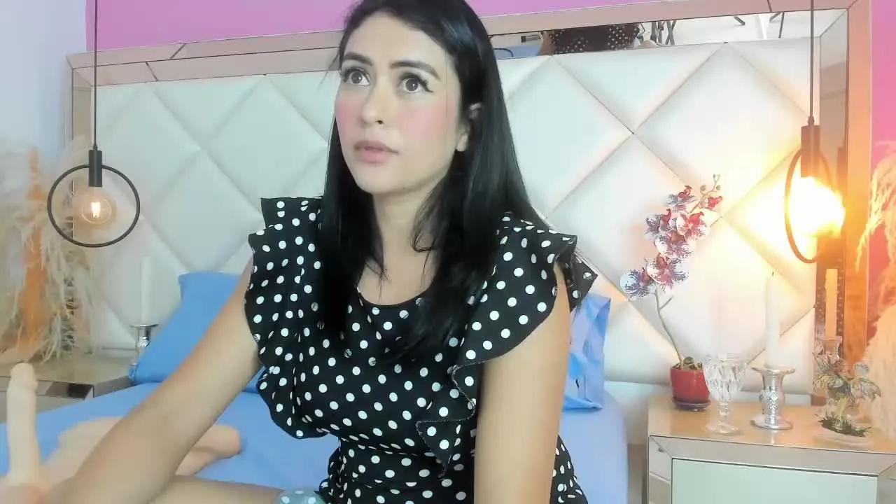 Naked MariaEvans wants you to fuck her body now MariaEvans from Streamray