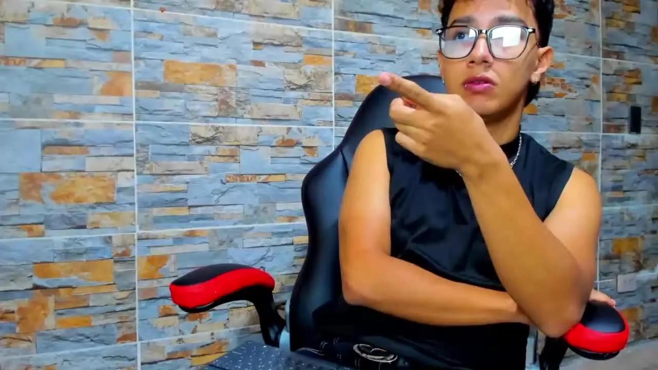 Watch 23 years old maxwilliams from Streamray maxwilliams from Streamray