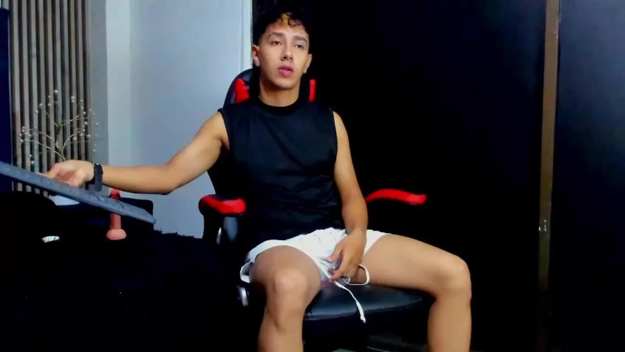 Watch 23 years old maxwilliams from Streamray maxwilliams from Streamray