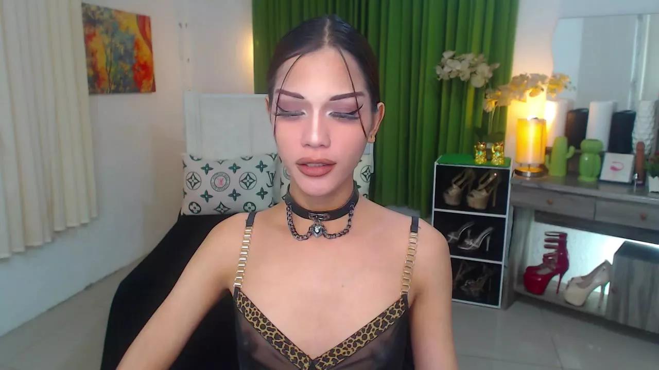MissCharlotteTS on Streamray 