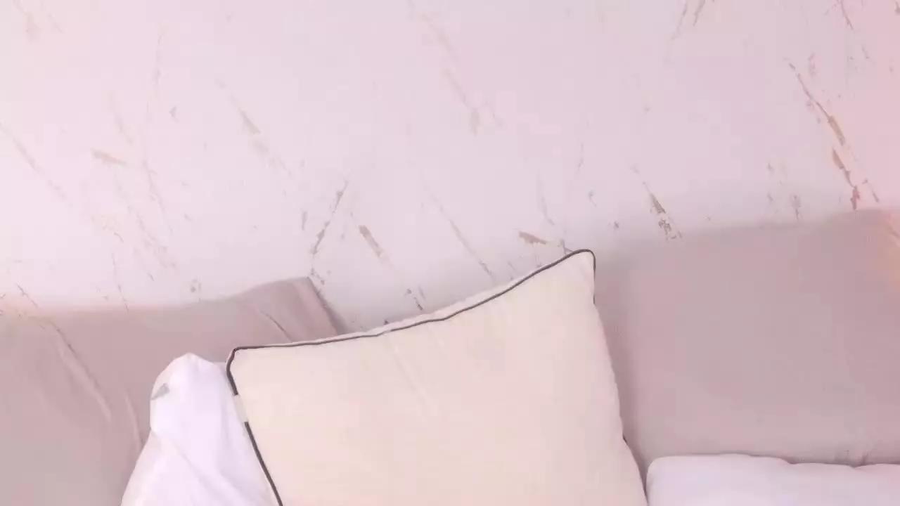 Naomi_Stone on Streamray 