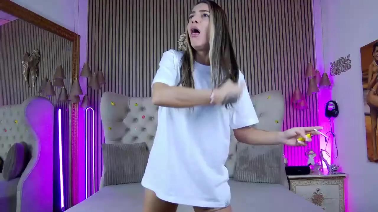 Explore PatriciaJenner, she wants to masturbate for you PatriciaJenner from Streamray