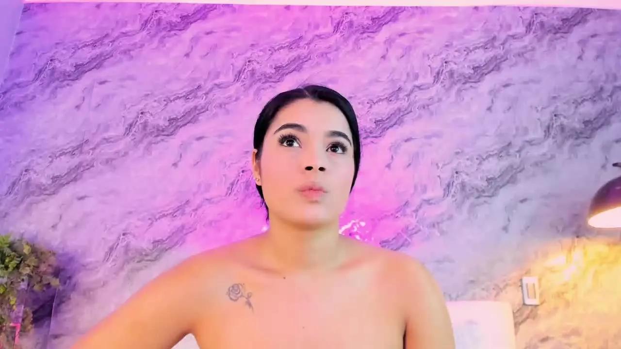 RoxanneShelby from Streamray