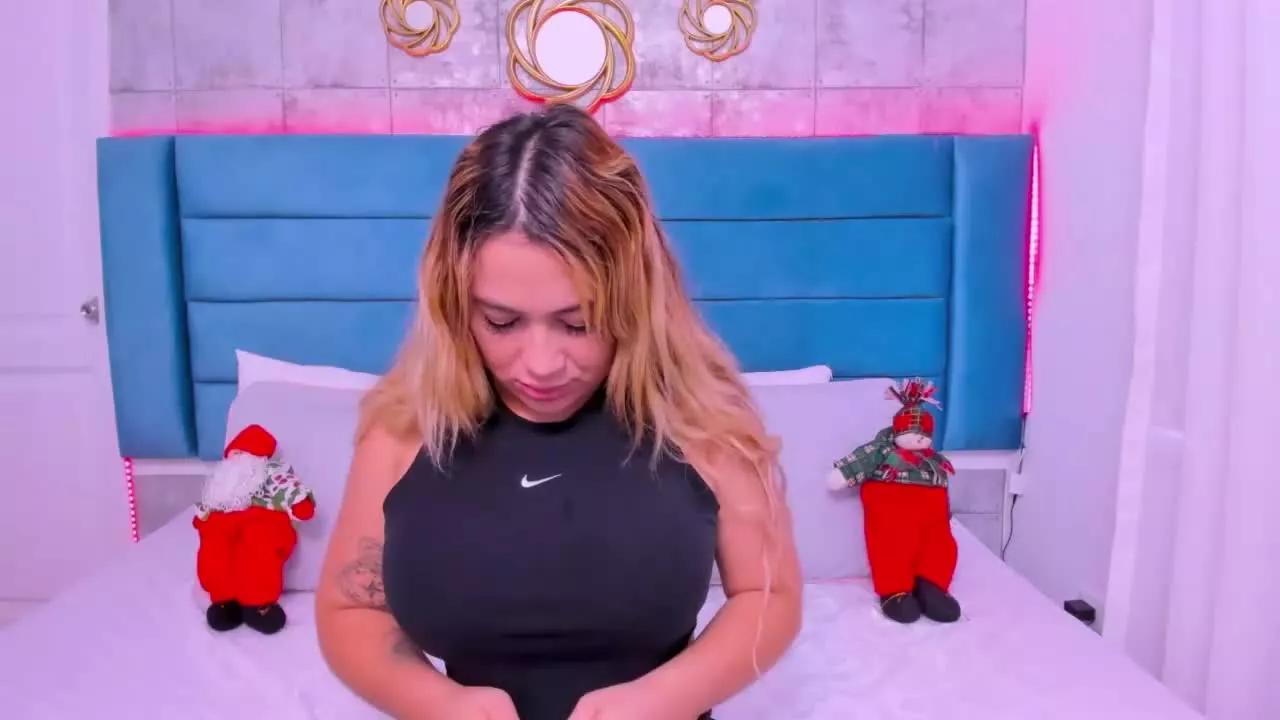 Saaraakennedy on Streamray 